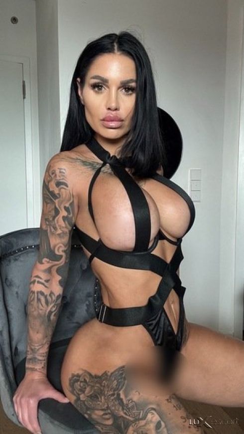 Нова е града😈😈🔞🔞Минимум за 2/3ч.♥️♥️ -  снимка 3