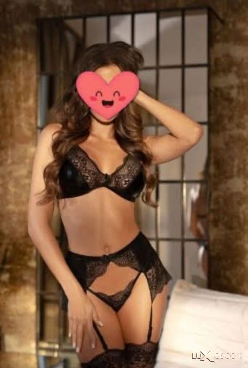 Истинска съм не работя с фалшиви снимки 🍭💋🍭😋😋😋 -  снимка 1
