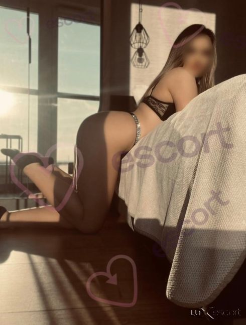 Pamela -  снимка 2
