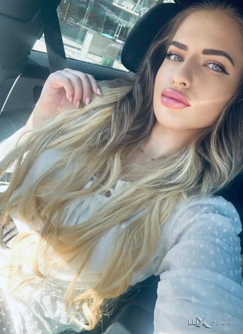 Vip escort ☎️ WhatsApp ☎️ -  снимка 1