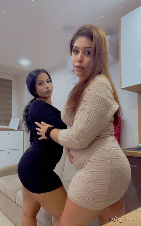 Две Много Палави Момичета  Ходят Само  На Адрес🫠🤩🥰 -  снимка 2