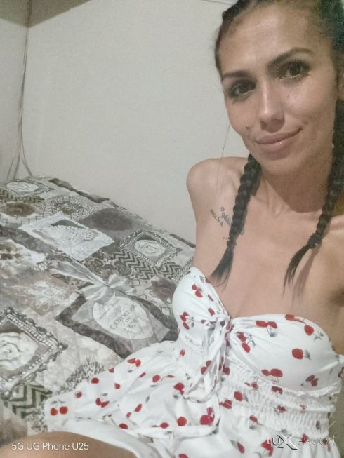 Кралицата на френската любов -  снимка 4