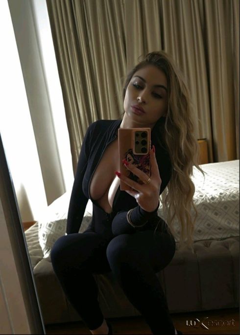 Hot Raya 🔥 -  снимка 0