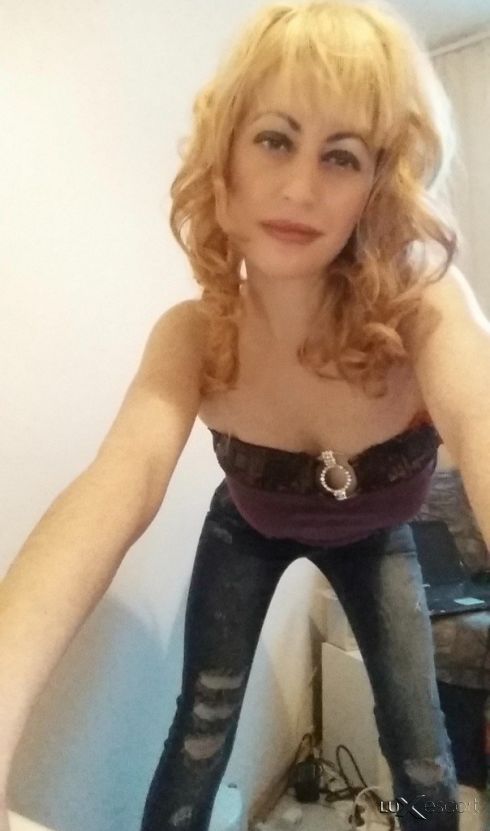 ПОСЛЕДЕН ДЕН ПРИ ВАС НЕ МЕ  ИЗПУСКАЙТЕ -  снимка 0