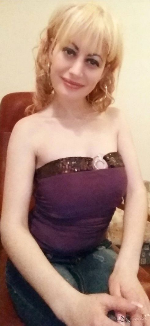 ПОСЛЕДЕН ДЕН ПРИ ВАС НЕ МЕ  ИЗПУСКАЙТЕ -  снимка 1