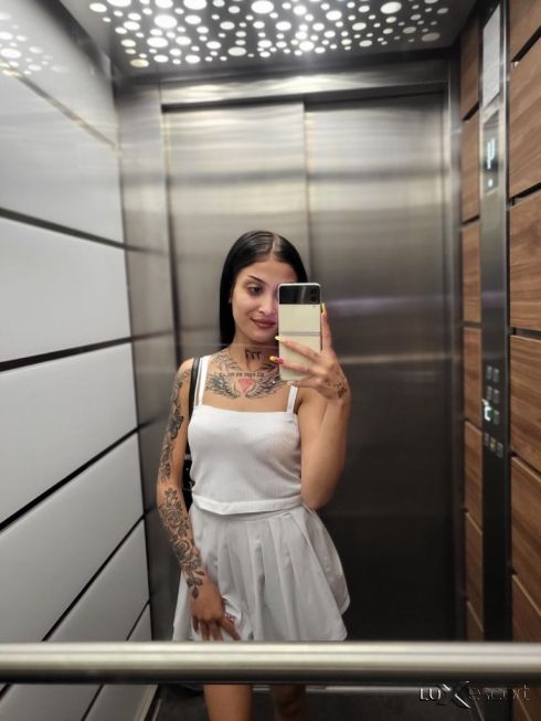 САМО НА АДРЕСИ 💋 -  снимка 0