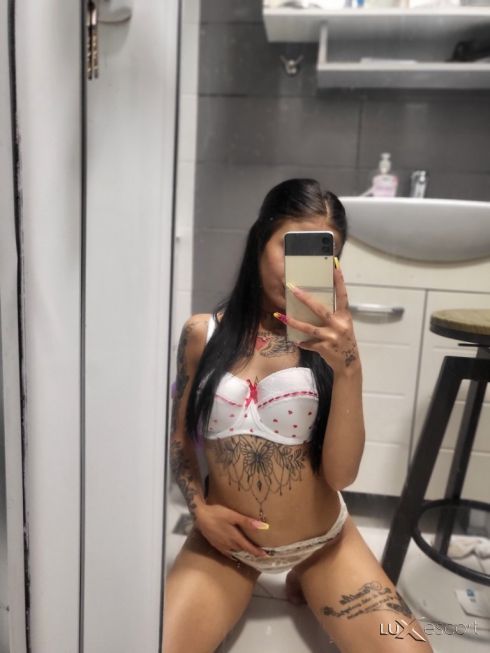 САМО НА АДРЕСИ 💋 -  снимка 2