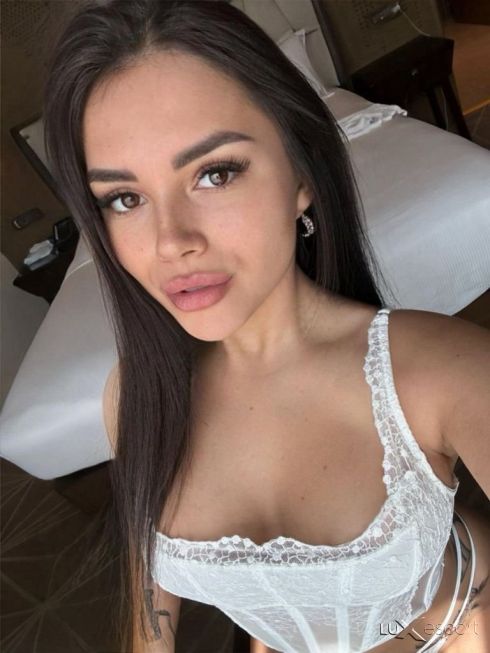 ONLY FANS MODEL 😻 WHATSAPP 😻 -  снимка 0