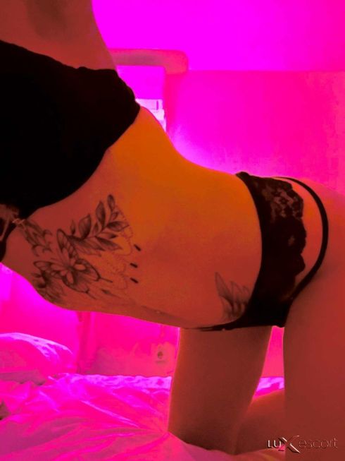 New    🔱VIP ESKORT🔱   New -  снимка 0