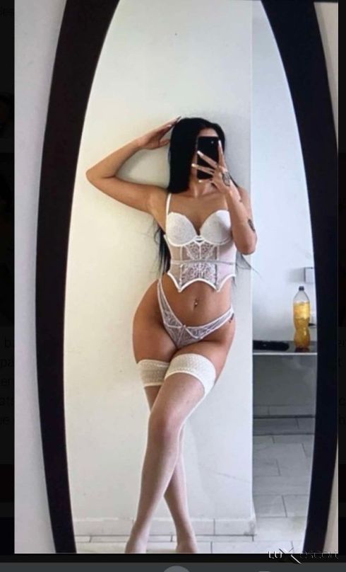 ✨Queen from UK ✨ -  снимка 1