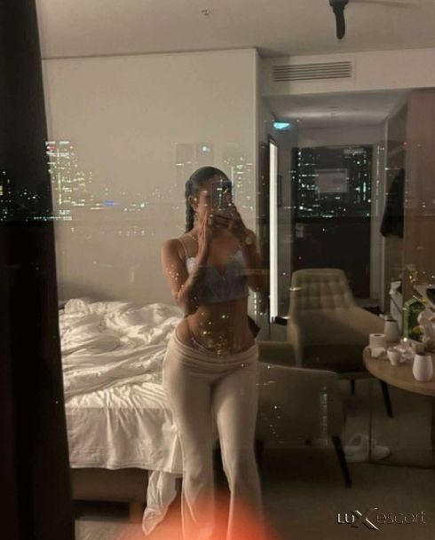 ✨Queen from UK ✨ -  снимка 3