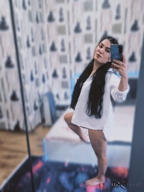 Царицата на френската -  снимка 0