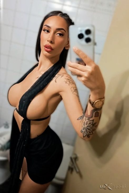 New real girl -  снимка 0