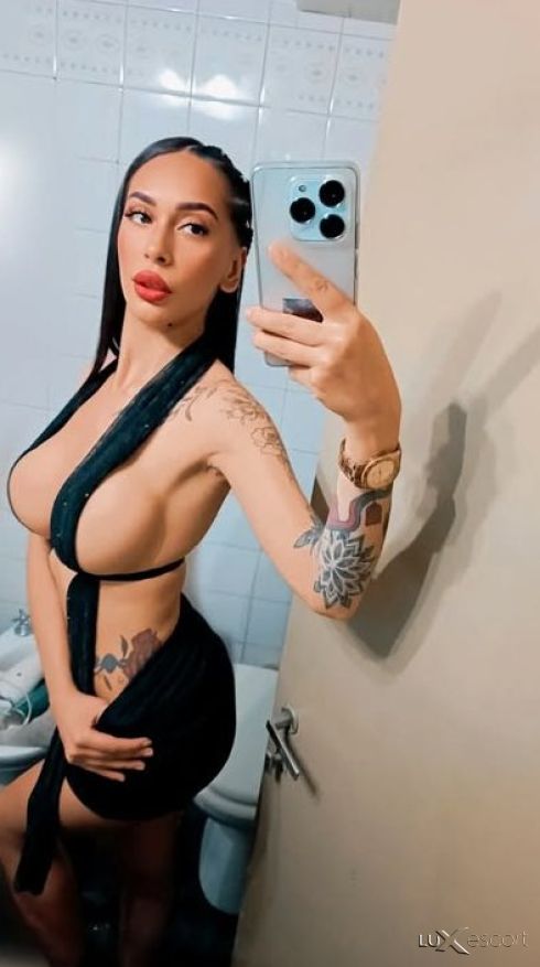 New real girl -  снимка 3