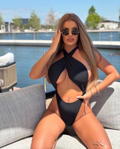 Luxury escort WhatsApp -  снимка 0