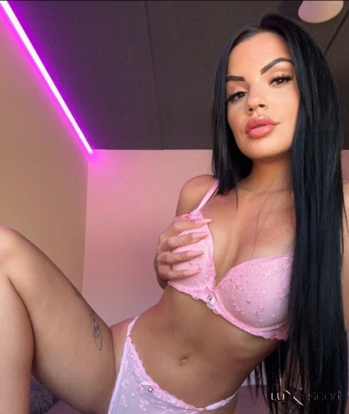 💎Нова от днес💎✅минимум за 3ч.450лв✅ -  снимка 1