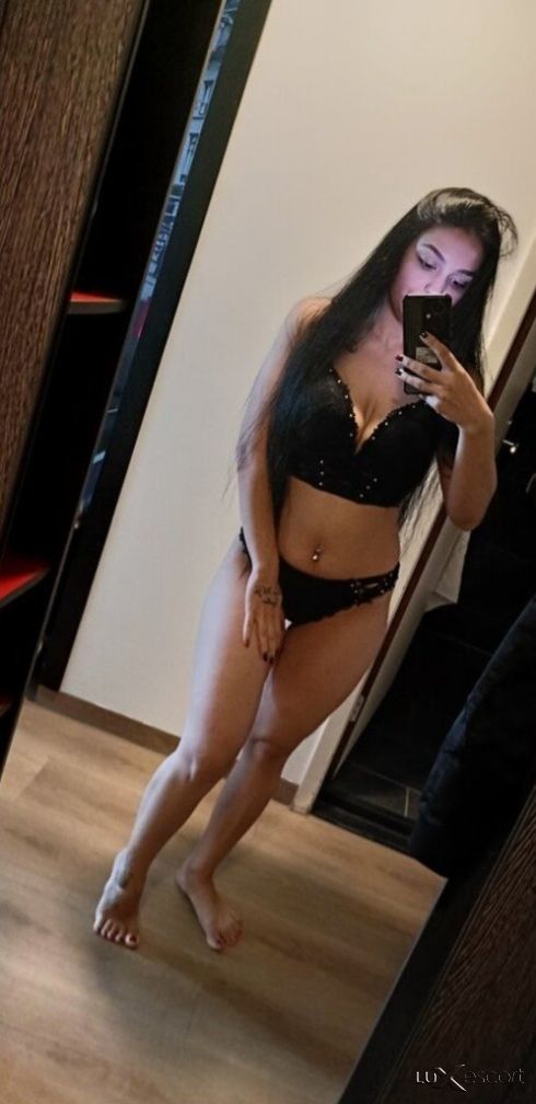 Vanesa New Girl in Shume Sity 🌞 -  снимка 5