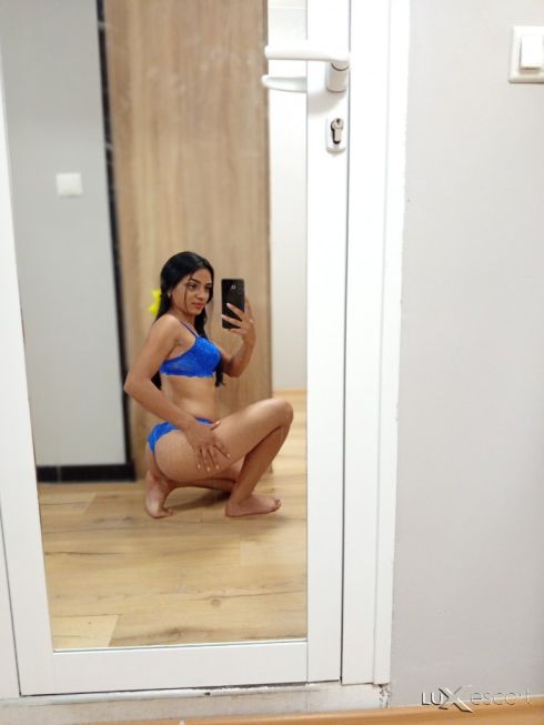 Малка❤️‍🔥.палава💯 и много 😜дива👅 -  снимка 0