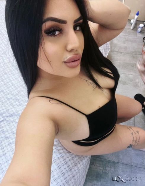 Vanesa New Brunete 🖤 -  снимка 0