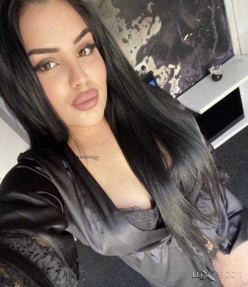 Vanesa New Brunete 🖤 -  снимка 2