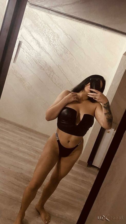 👑👑♥️Party momiche♥️👑👑 -  снимка 0