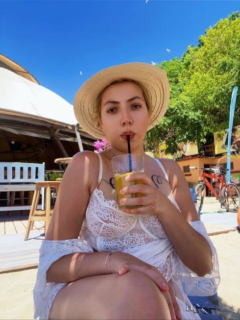 Нещо Ново Малко Бясно и Опасно Реална Ела и се Убеди -  снимка 1