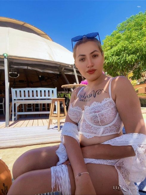 Нещо Ново Малко Бясно и Опасно Реална Ела и се Убеди -  снимка 2