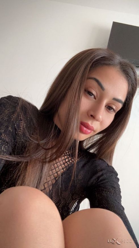 Аз съм 100% реална и дискретна -  снимка 0