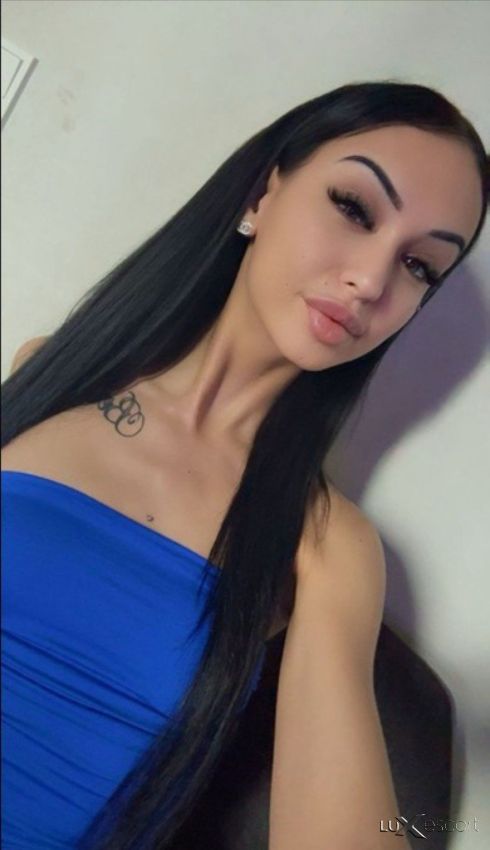 Мокра Студентка 🔞📞📲🇧🇬🫶 -  снимка 0